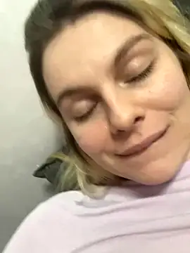 Snapshot of d0uble_trouble chatting on December 1, 7:30 pm d0uble trouble online show from December 1, 7:30 pm