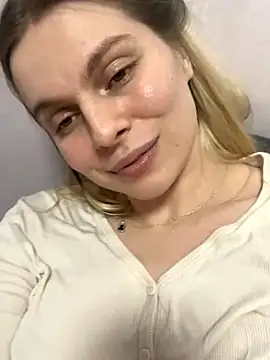 Snapshot of d0uble_trouble chatting on December 22, 10:40 pm d0uble trouble online show from December 22, 10:40 pm