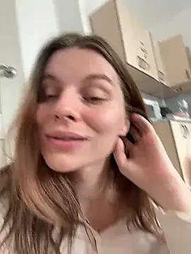 Snapshot of d0uble_trouble chatting on March 29, 11:43 am d0uble trouble online show from March 29, 11:43 am