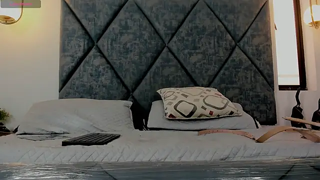 Lilith Zamara  online show from December 19, 2:24 pm