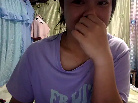 Snapshot of xxdreamgirl69 chatting on February 19, 10:17 pm xxdreamgirl69 online show from February 19, 10:17 pm