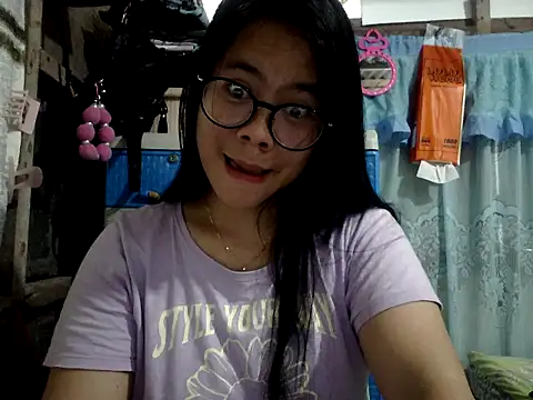 Snapshot of xxdreamgirl69 chatting on March 11, 1:22 am xxdreamgirl69 online show from March 11, 1:22 am