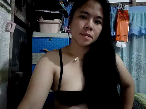 Snapshot of xxdreamgirl69 chatting on March 11, 9:43 pm xxdreamgirl69 online show from March 11, 9:43 pm