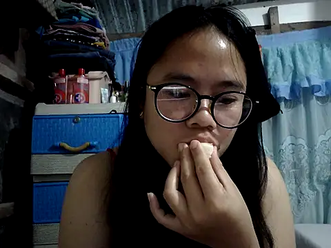 Snapshot of xxdreamgirl69 chatting on March 16, 10:03 pm xxdreamgirl69 online show from March 16, 10:03 pm