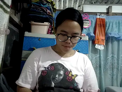 Snapshot of xxdreamgirl69 chatting on March 17, 10:46 pm xxdreamgirl69 online show from March 17, 10:46 pm