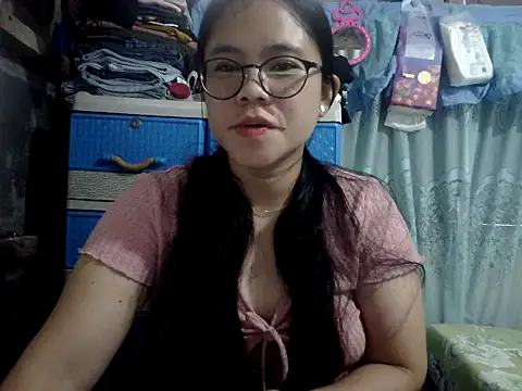xxdreamgirl69 online show from April 27, 2:42 am