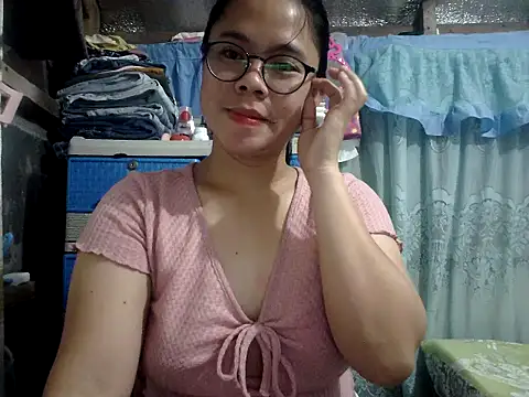 xxdreamgirl69 online show from May 6, 10:26 pm