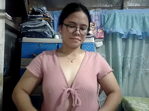 xxdreamgirl69 online show from May 9, 2:39 am
