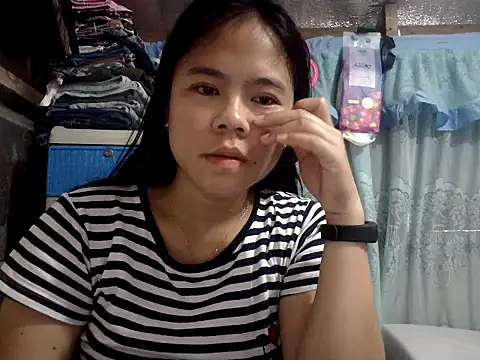 xxdreamgirl69 online show from May 14, 4:41 am