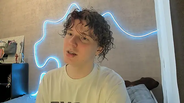 miya meow miku online show from February 6, 1:58 pm