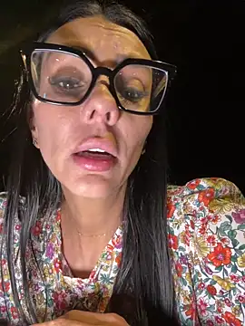 SofhiaTaylor online show from February 3, 2:53 am