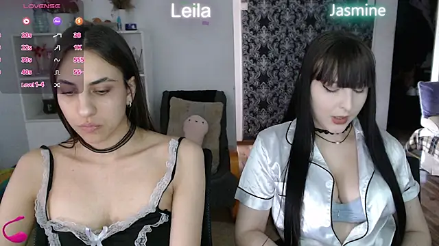 Snapshot of JasmineAdamss chatting on March 26, 10:32 am JasmineAdamss online show from March 26, 10:32 am