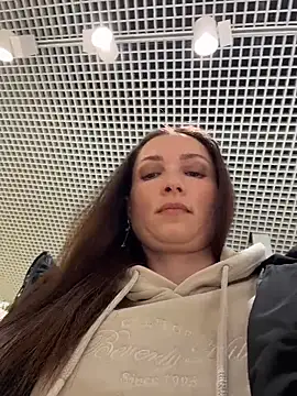 Snapshot of ZaraHill chatting on December 3, 3:58 am ZaraHill online show from December 3, 3:58 am