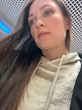 Snapshot of ZaraHill chatting on December 5, 3:48 am ZaraHill online show from December 5, 3:48 am