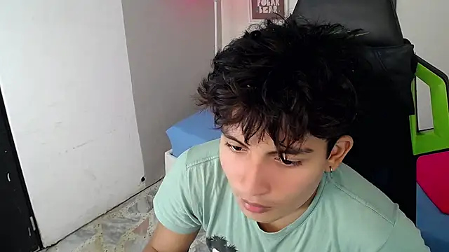 Green XoX online show from December 2, 8:48 pm