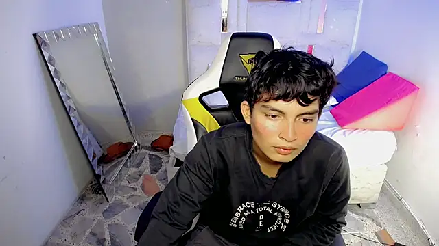 Green XoX online show from January 11, 1:49 pm