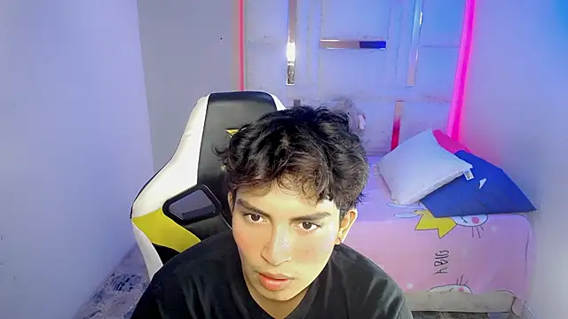 Green XoX online show from January 16, 1:59 pm