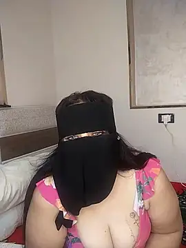 Snapshot of lolotheone chatting on February 9, 11:20 pm lolotheone online show from February 9, 11:20 pm