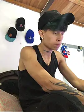 Snapshot of Jake_beach_ chatting on January 16, 4:49 am Jake beach online show from January 16, 4:49 am