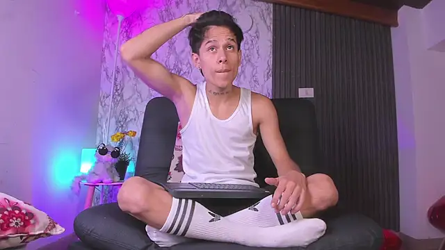 Snapshot of Jake_beach_ chatting on February 3, 2:53 am Jake beach online show from February 3, 2:53 am