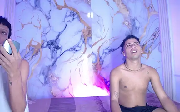 Snapshot of Peter_boys_1 chatting on January 19, 3:10 am Peter boys 1 online show from January 19, 3:10 am