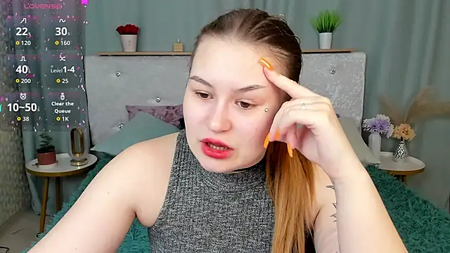 Snapshot of MilanaXHoney chatting on February 20, 1:13 am MilanaXHoney online show from February 20, 1:13 am