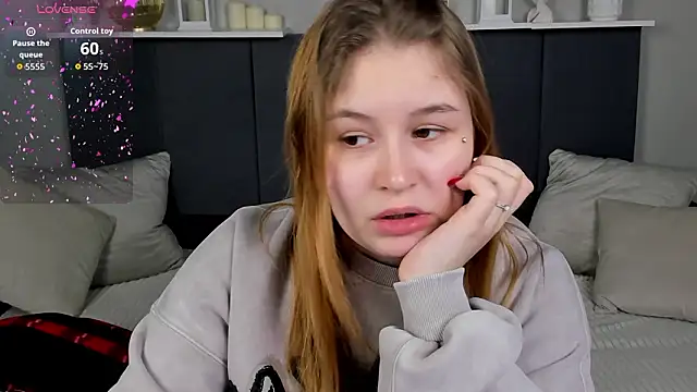 Snapshot of MilanaXHoney chatting on March 16, 12:49 am MilanaXHoney online show from March 16, 12:49 am