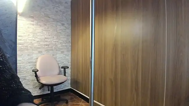  Emmaa x online show from December 19, 4:19 am