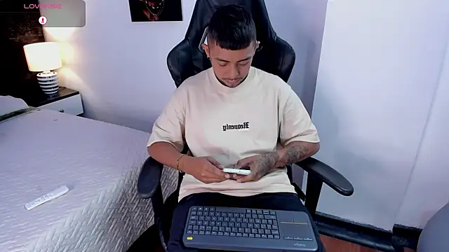 BASTIAN NICOLAS  online show from January 7, 8:44 pm