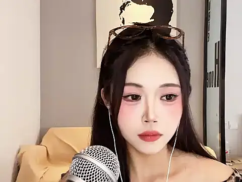 Snapshot of REne-0925 chatting on December 17, 8:31 am REne-0925 online show from December 17, 8:31 am