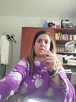 Snapshot of Sareyxon chatting on December 19, 10:00 am Sareyxon online show from December 19, 10:00 am