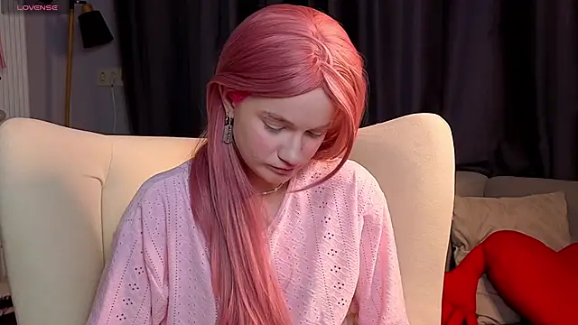 Kitty smalltits online show from January 15, 4:17 am