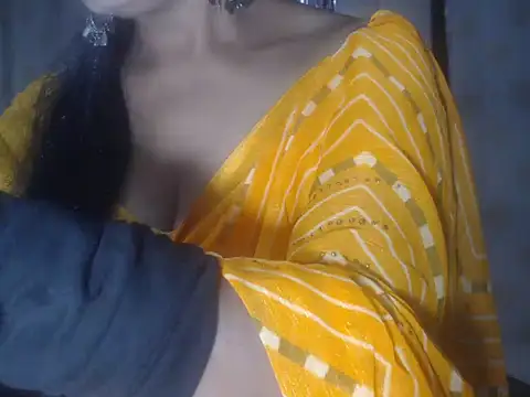 Hotronita123 online show from February 5, 11:04 am