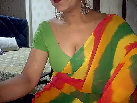 Hotronita123 online show from July 5, 10:33 am