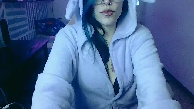 Snapshot of blackrose1997 chatting on January 11, 2:33 pm blackrose1997 online show from January 11, 2:33 pm