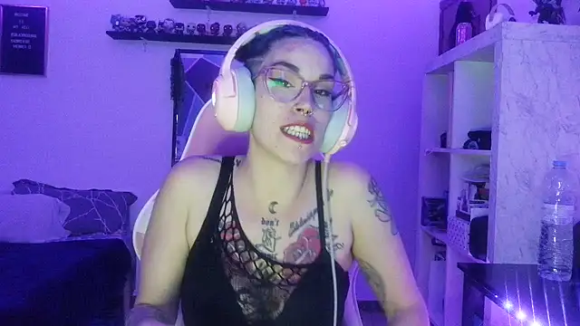 blackrose1997 online show from May 11, 11:05 am