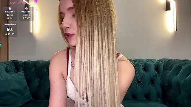 VikkiWittel online show from February 7, 3:05 pm