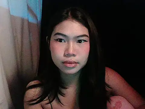 Snapshot of Allysonxx05 chatting on February 10, 12:37 am Allysonxx05 online show from February 10, 12:37 am