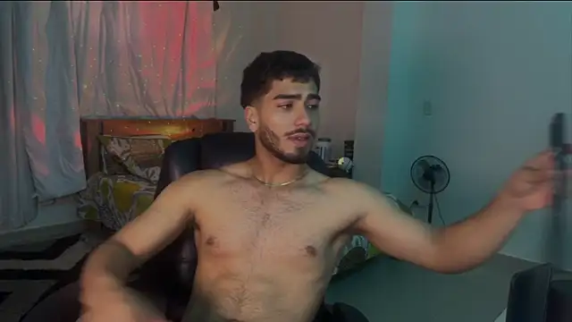 Snapshot of Franco_banderas chatting on March 31, 2:39 pm Franco banderas online show from March 31, 2:39 pm