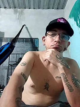 Snapshot of macarywillm chatting on March 16, 4:18 am macarywillm online show from March 16, 4:18 am