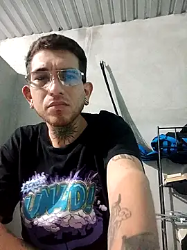 Snapshot of macarywillm chatting on March 22, 8:18 am macarywillm online show from March 22, 8:18 am