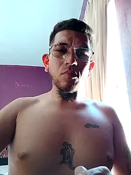 Snapshot of macarywillm chatting on March 31, 8:31 pm macarywillm online show from March 31, 8:31 pm