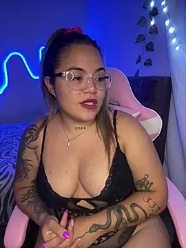 Lindalatina2001 online show from March 19, 1:31 am