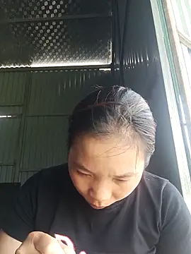 Evelyn-n online show from April 3, 6:33 am