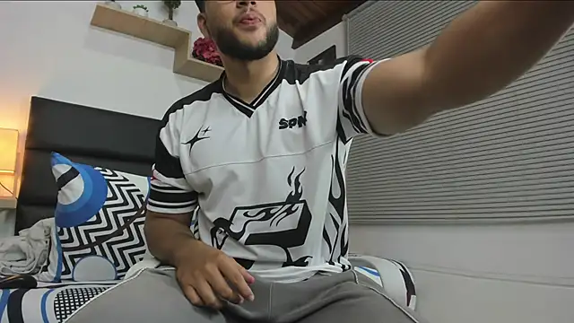 mike foxxx  online show from February 12, 1:28 pm