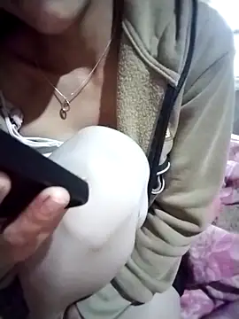 iam-eli online show from February 9, 12:47 am