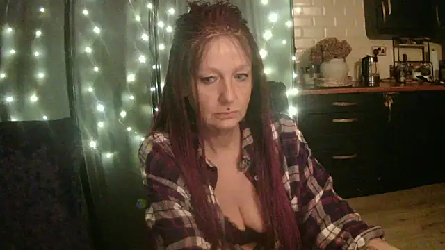 Snapshot of pixxiexo chatting on March 21, 12:26 am pixxiexo online show from March 21, 12:26 am