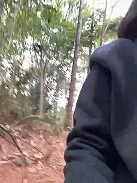 Snapshot of A-ZJunn chatting on February 4, 6:41 am A-ZJunn online show from February 4, 6:41 am