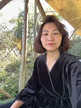 Snapshot of A-ZJunn chatting on March 12, 6:52 am A-ZJunn online show from March 12, 6:52 am