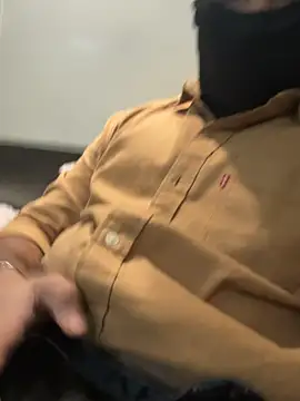 BlahNextDoor online show from December 3, 5:00 pm